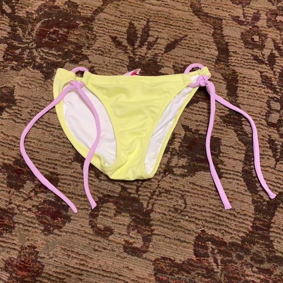 Victoria’s Secret size XS swim bottoms! - Picture 4 of 7
